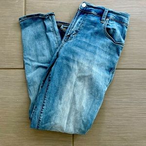 GAP Girlfriend jeans, 28.